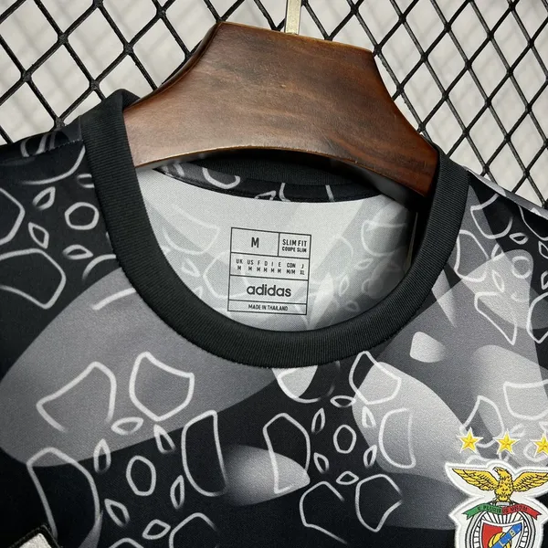 Camisola Benfica Aquecimento 24/25 - Vista 3